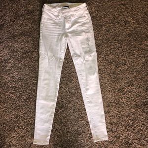 White skinny jeans